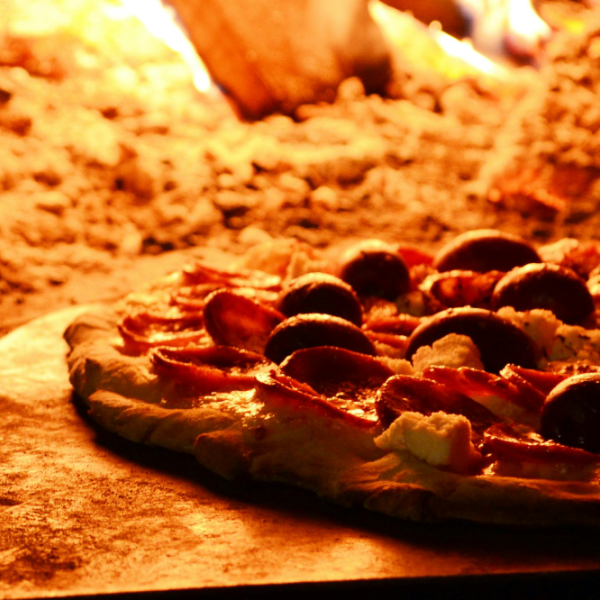 Celebriamo il World Pizza Day con Detertecnica: Gli Strumenti Perfetti per Creare Capolavori Pizzeria